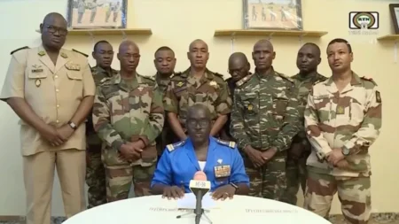 افریقی ملک نائجر میں فوج نے بغاوت کرتے ہوئے صدر محمد بازوم کی حکومت کا تختہ اُلٹ دیا